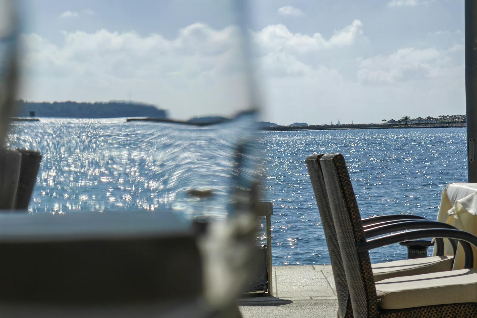 Terrasse face à la plage de Saint-Clair, vue Méditerranée, Le Lavandou — Les Tamaris Chez Raymond